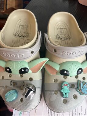 NEW Crocs Star Wars Grogu Baby Yoda Classic Clog Bone M4 W6